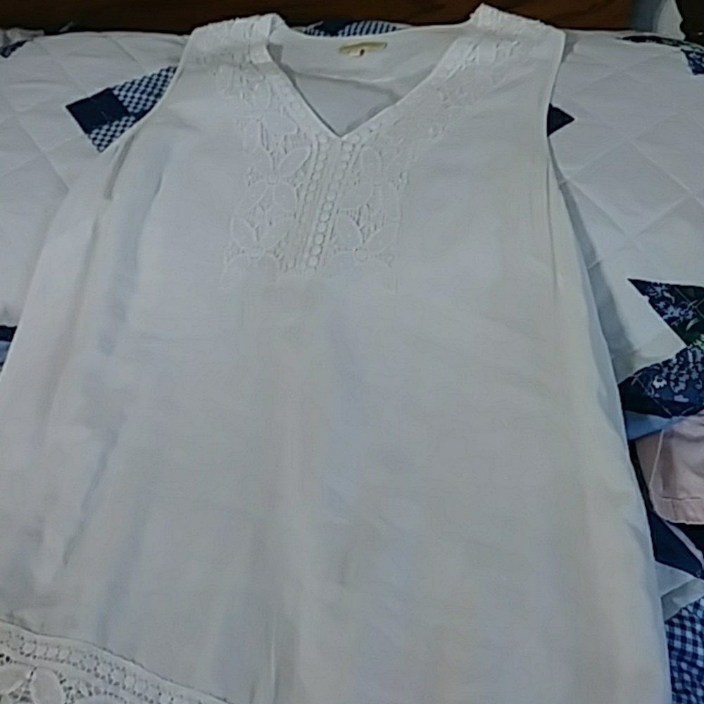 White blouse by Lucy & Laurel 1x